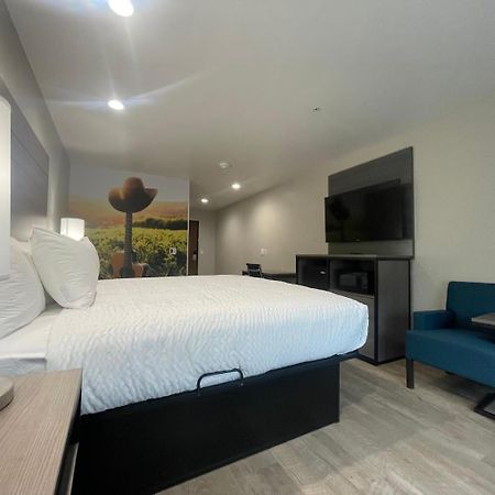 Отель Clarion Pointe Форт-Уэрт Экстерьер фото