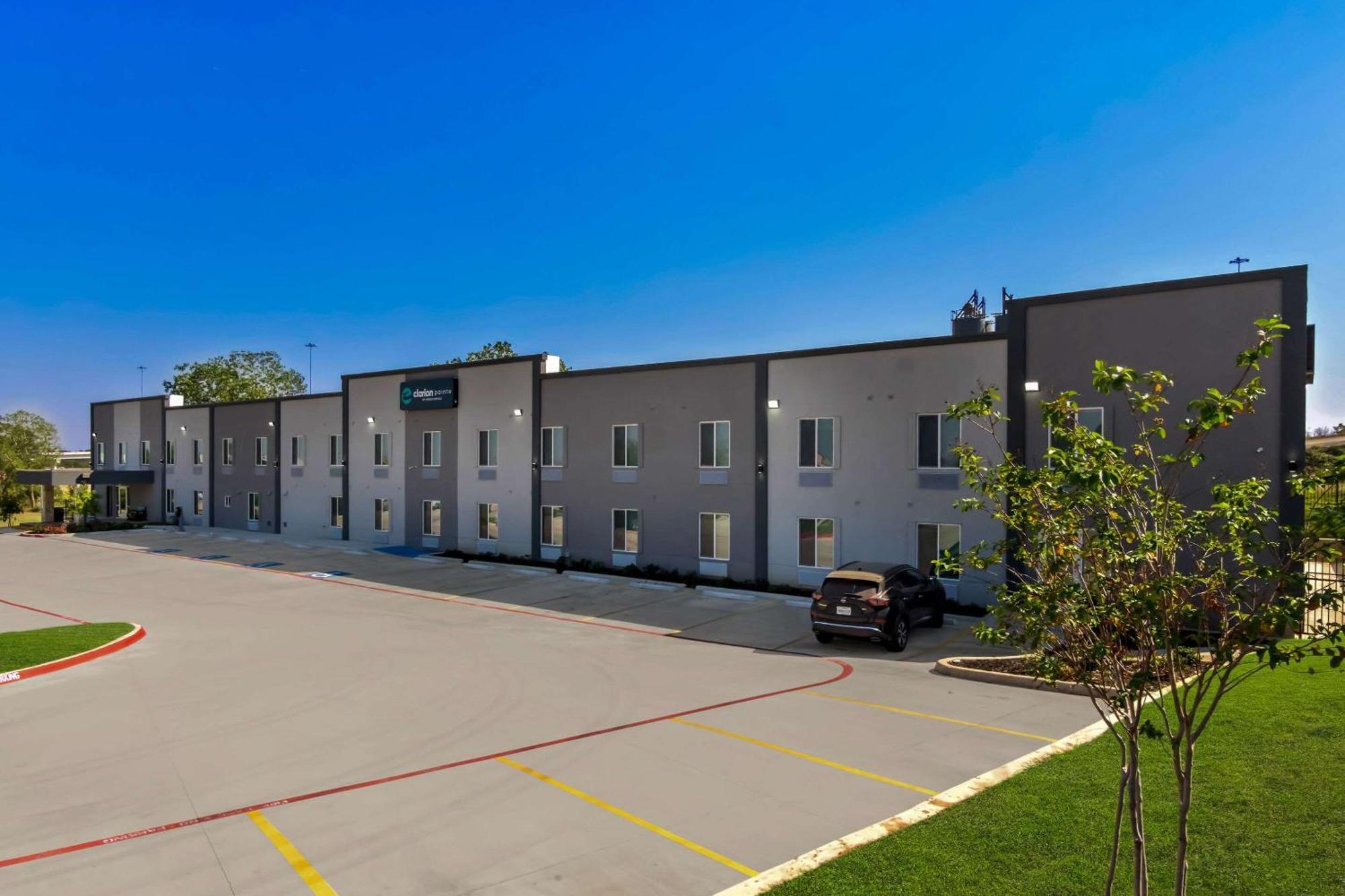 Отель Clarion Pointe Форт-Уэрт Экстерьер фото