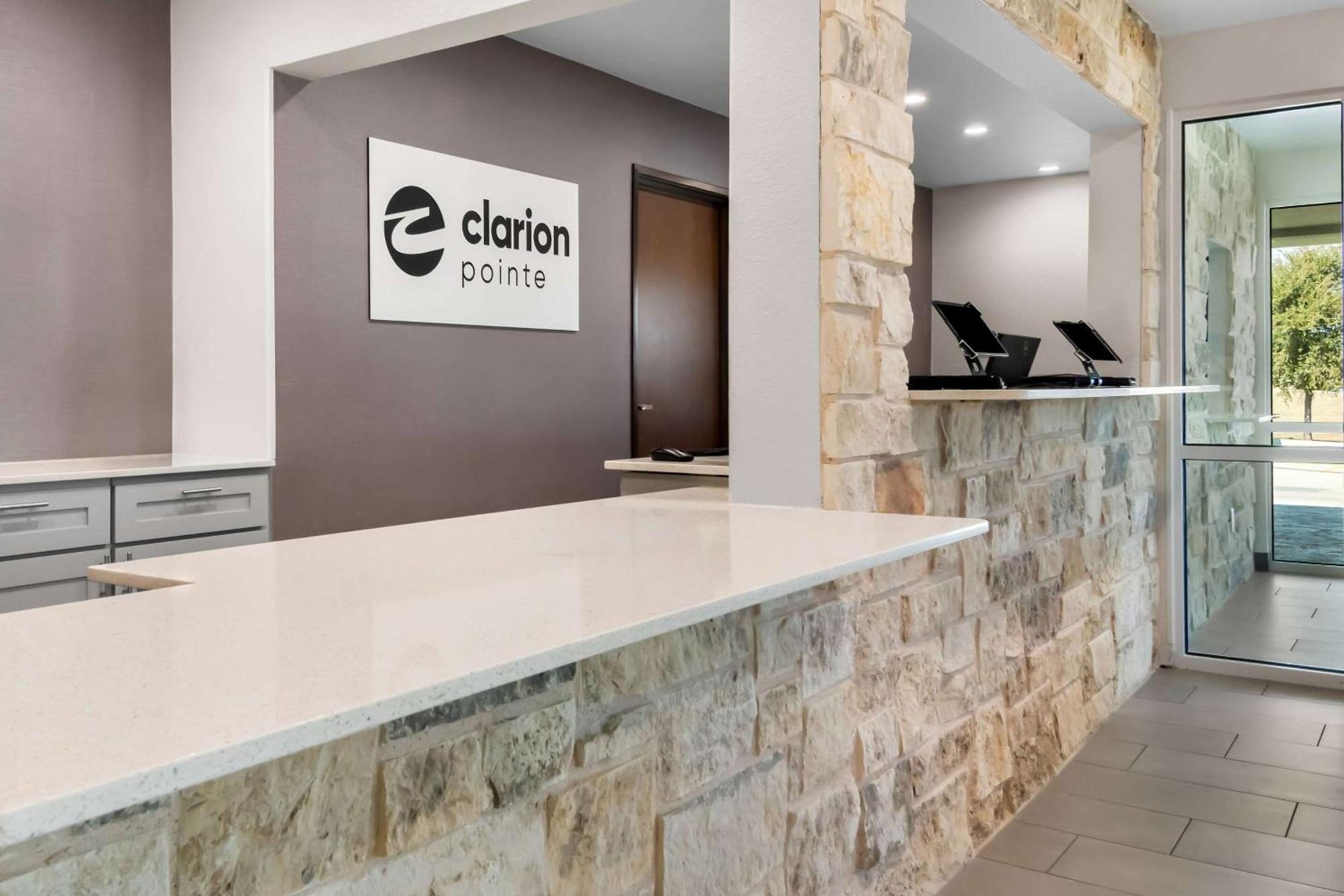 Отель Clarion Pointe Форт-Уэрт Экстерьер фото