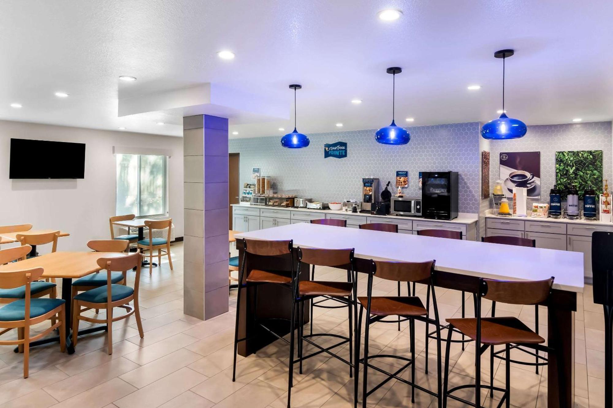 Отель Clarion Pointe Форт-Уэрт Экстерьер фото